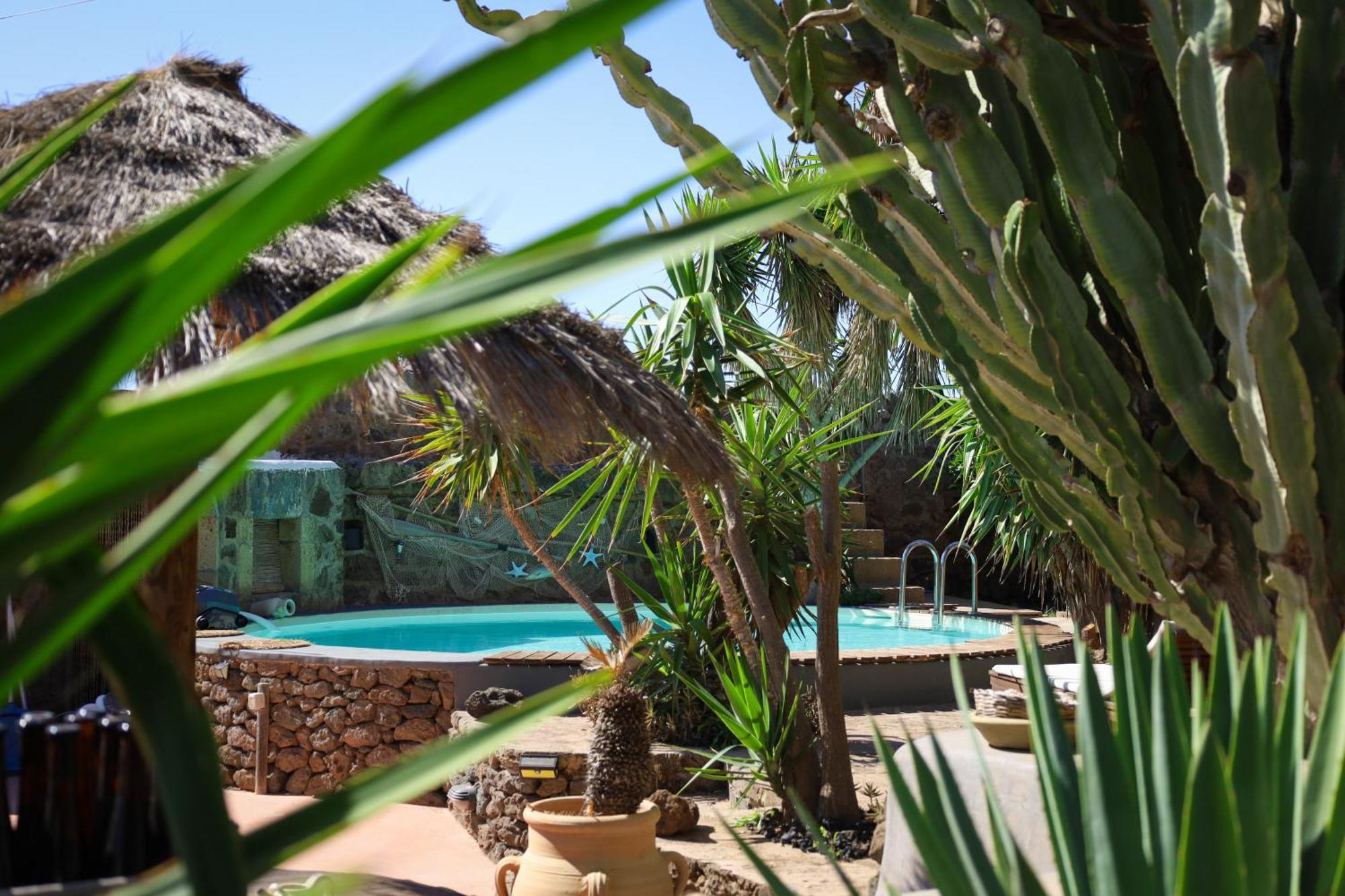 Cactus B&B Le Casette Di Marilena 판텔레리아 외부 사진