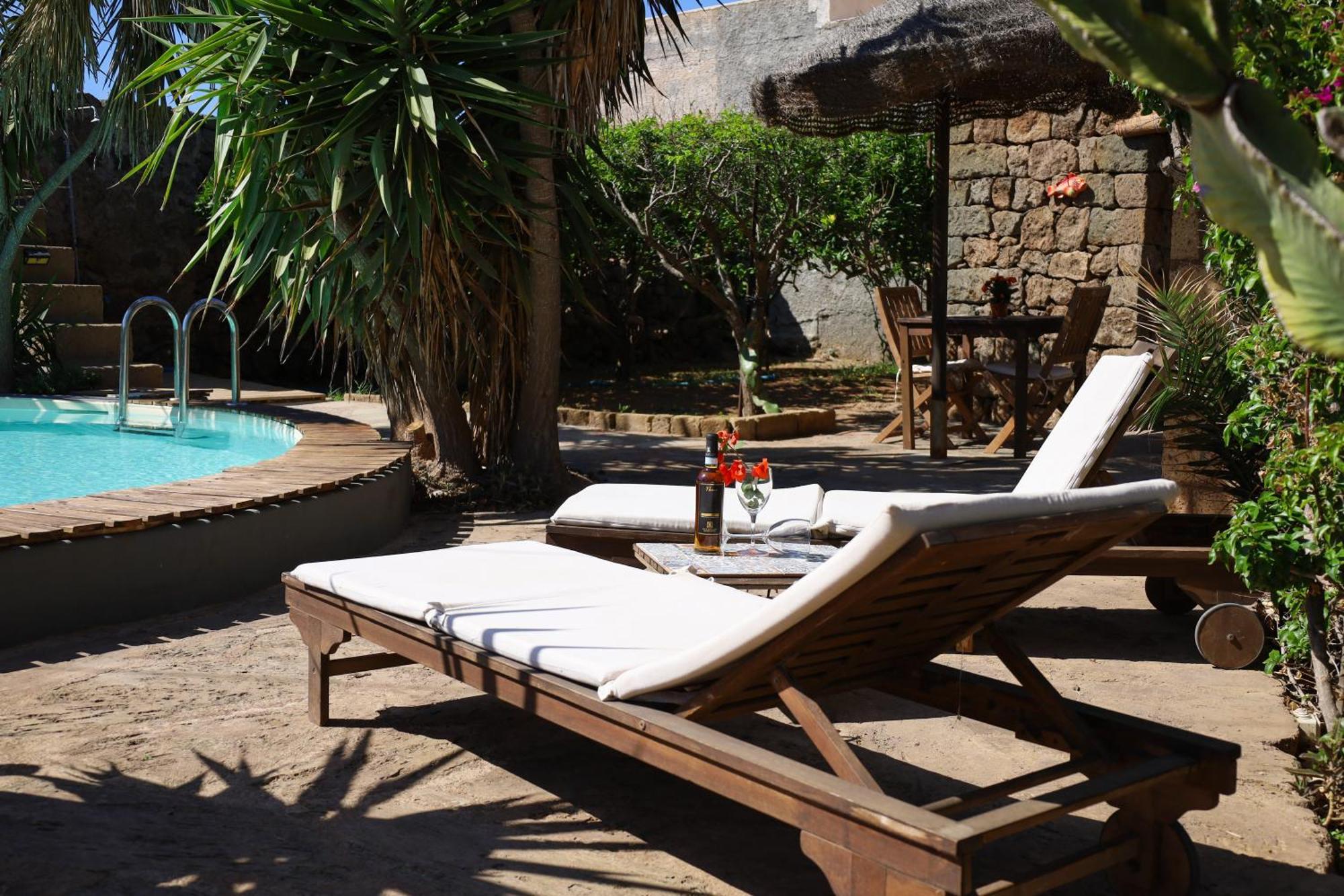Cactus B&B Le Casette Di Marilena 판텔레리아 외부 사진